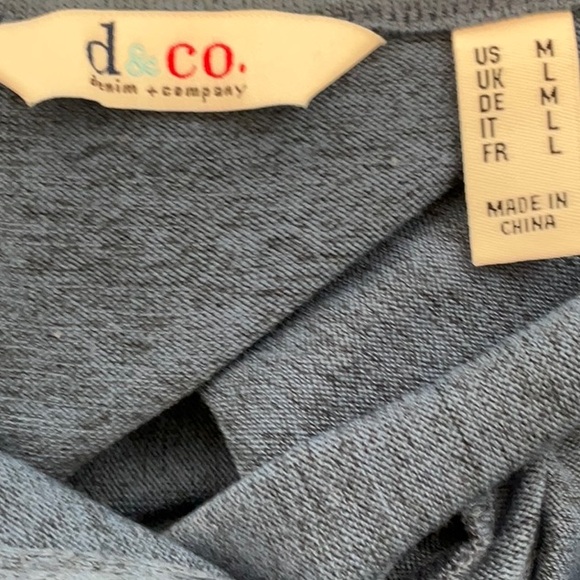 d & co. Pullover top NWOT size Medium - Picture 4 of 5